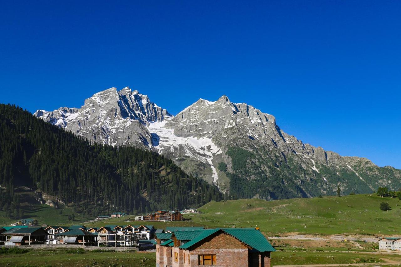 Lemon Tree Hotel, Sonamarg Bagian luar foto
