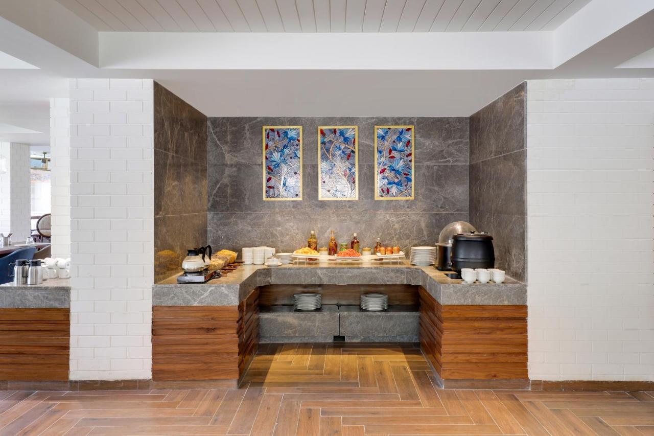 Lemon Tree Hotel, Sonamarg Bagian luar foto