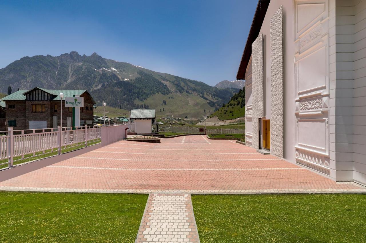 Lemon Tree Hotel, Sonamarg Bagian luar foto